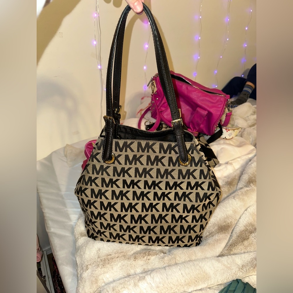 Micheal Kors Purse 👜